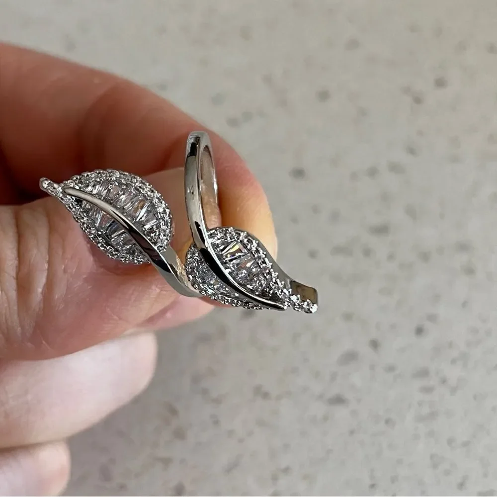 Cubic Zirconia Leaf Shaped‎ Open Ring